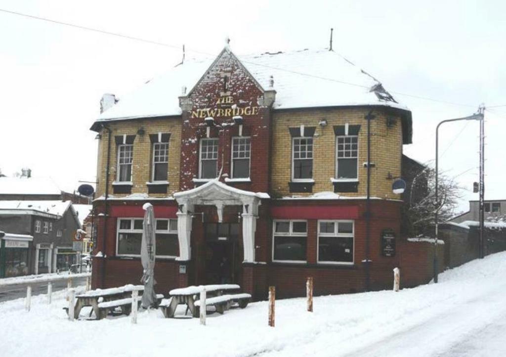 The Newbridge Hotel Eksteriør bilde
