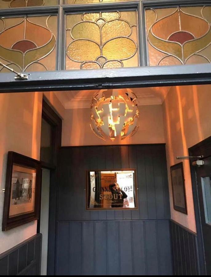 The Newbridge Hotel Eksteriør bilde