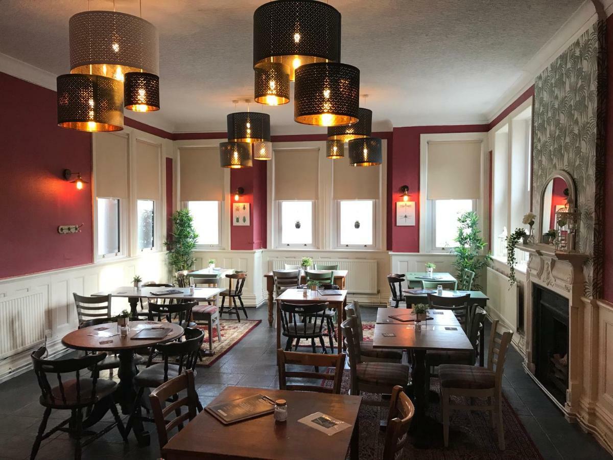 The Newbridge Hotel Eksteriør bilde
