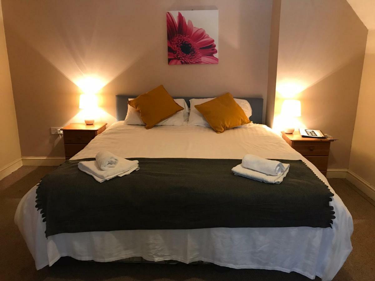 The Newbridge Hotel Eksteriør bilde
