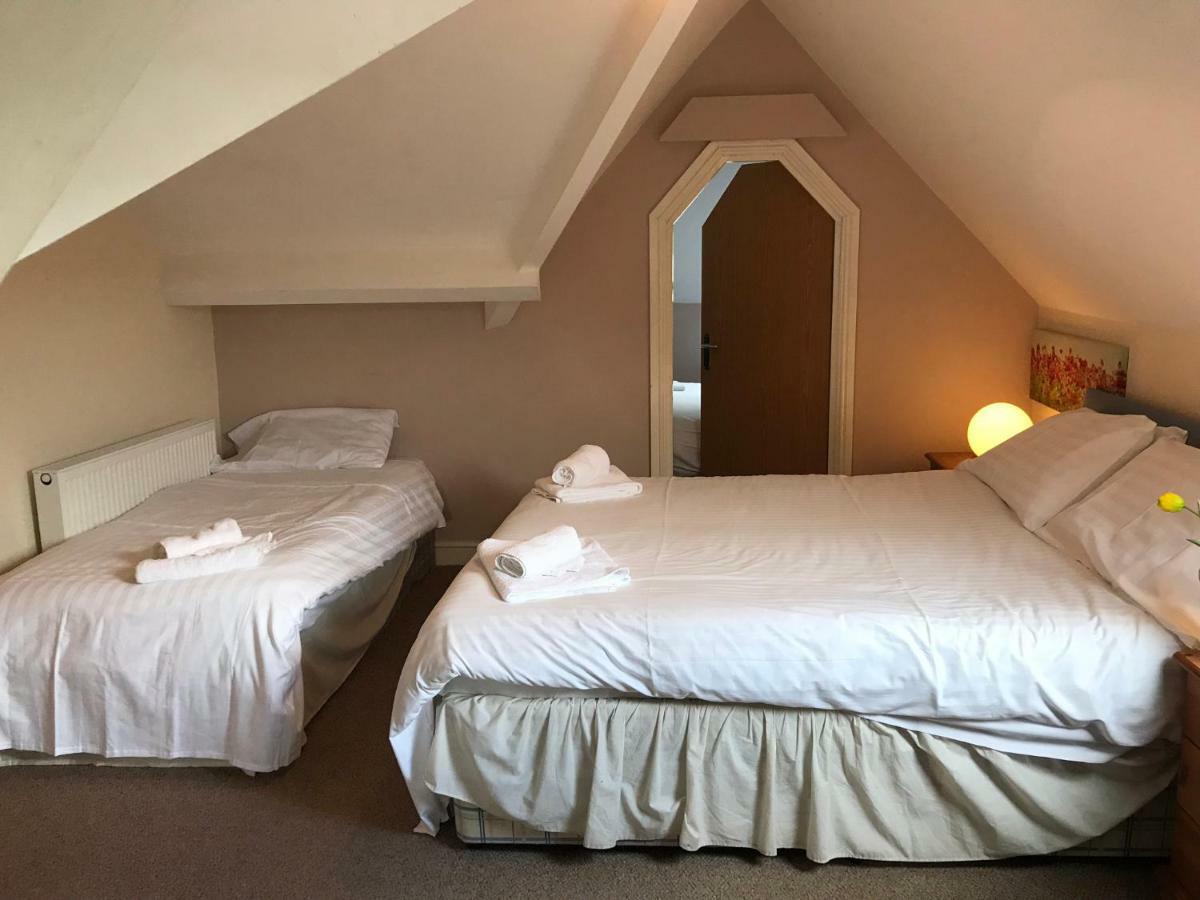 The Newbridge Hotel Eksteriør bilde